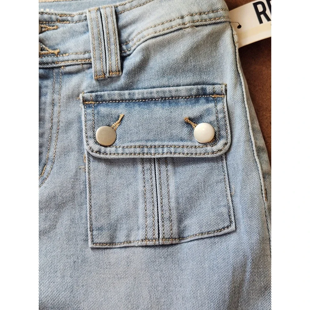 Forever‎ 21 Rewash Flare Jeans 8 Light Wash Denim Square Pockets Retro Style